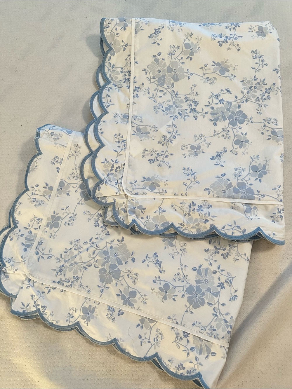 Cottagecore Standard Pillow Shams White/Blue Floral Scalloped Farmhouse Cotton